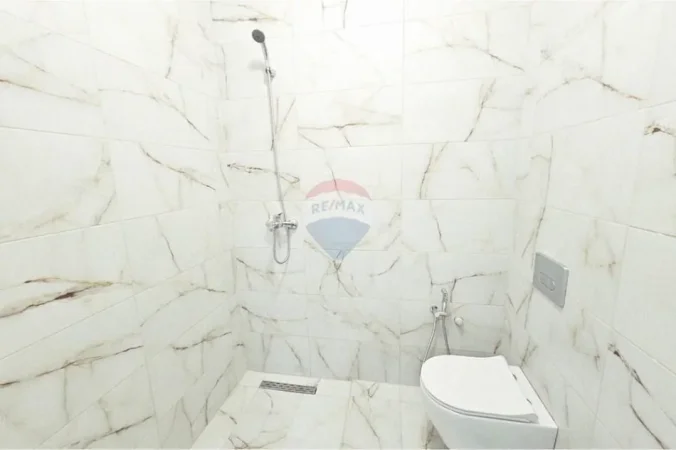 Tirane, jepet me qera apartament 2+1+Ballkon , 80 m² 675 € (Rruga Dritan Hoxha)