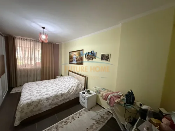 Tirane, shitet apartament 2+1+Ballkon Kati 2, 74 m² 130.000 € (Unaza e Re)