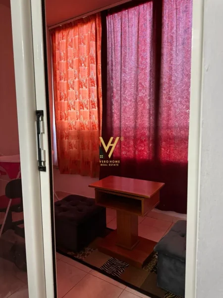 Tirane, jepet me qera apartament 1+1+Ballkon Kati 8, 63 m² 600 € (KOMUNA E PARISIT)