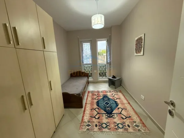 Tirane, jepet me qera apartament 2+1+Ballkon Kati 3, 96 m² 600 € (Rruga e dibres)