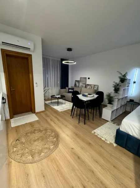 Durres, shitet garsonier 1+1 Kati 2, 60.000 € 