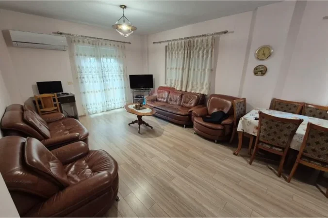 Tirane, jepet me qera apartament 2+1 Kati 2, 90 m² 580 € (Komuna e Parisit)