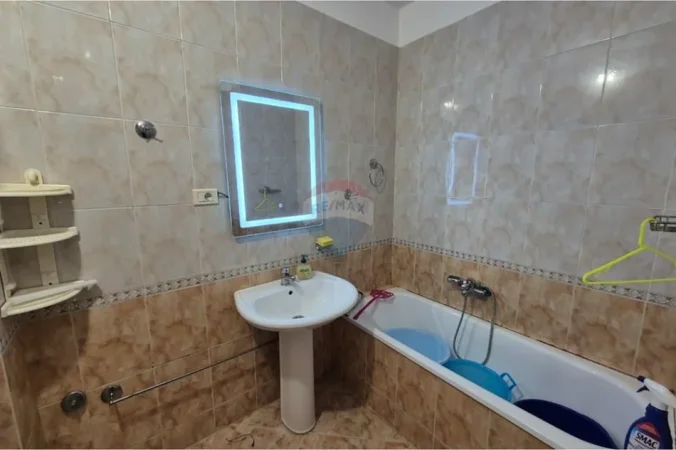 Tirane, jepet me qera apartament 2+1 Kati 2, 90 m² 580 € (Komuna e Parisit)