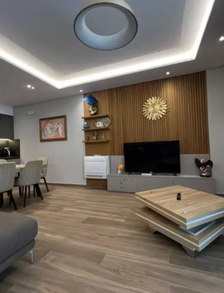 Tirane, jepet me qera apartament 2+1+Aneks+Ballkon Kati 2, 123 m² 1.500 € (TEG)