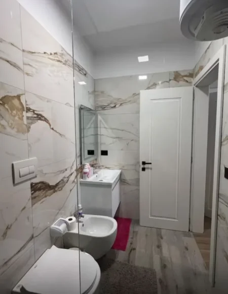 Tirane, jepet me qera apartament 2+1 Kati 2, 123 m² 1.500 € (TEG)