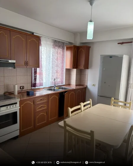 Tirane, jap me qera 3+1 , 100 m² 550 € 