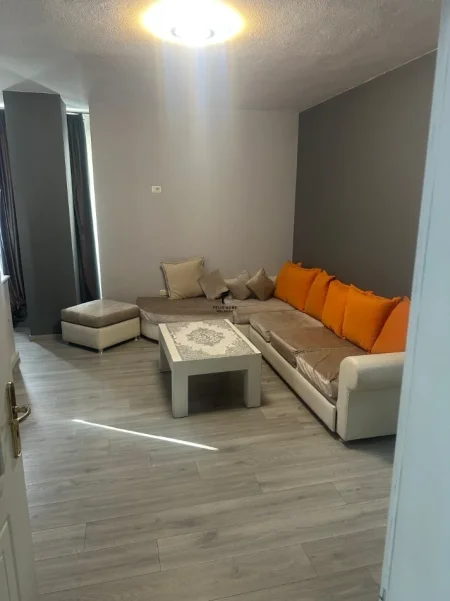 Tirane, jepet me qera apartament 2+1 Kati 2, 92 m² 750 € (MYSLYM SHYRI)