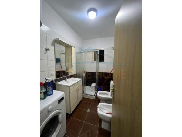 Tirane, jepet me qera apartament 2+1 Kati 6, 450 Euro (Unaza e Re)