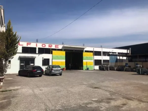 Tirane, shes magazine Kati 0, 600 m² 980.000 Euro (AUTOSTRADA TIRANE-DURRES, KM 2, PRANE BMW AUTO)