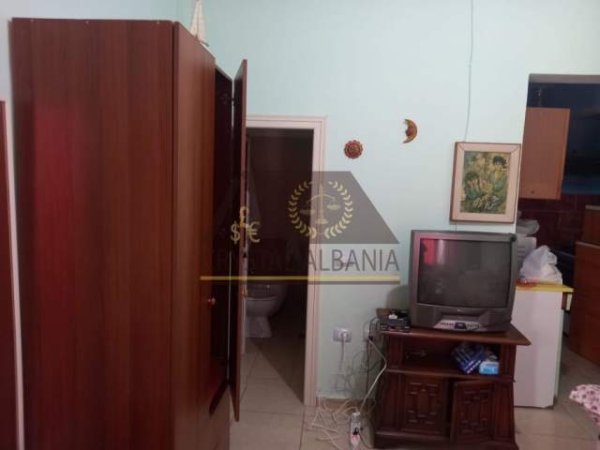 Tirane, jap me qera garsonier 1+1 Kati 2, 240 Euro (rruga vebi hoxha)