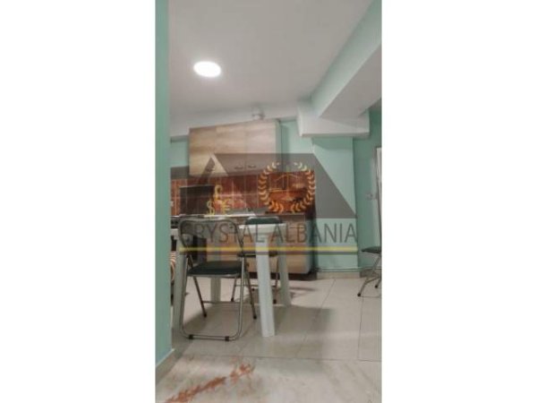 Tirane, jap me qera garsonier 1+1 Kati 2, 55 m² 250 Euro (Vebi Hoxha)