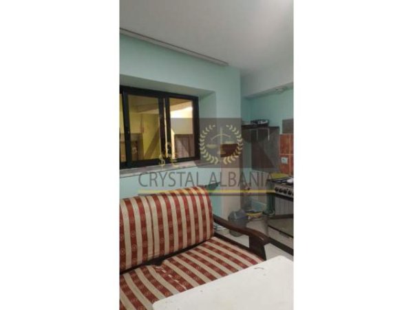 Tirane, jap me qera garsonier 1+1 Kati 2, 55 m² 250 Euro (Vebi Hoxha)