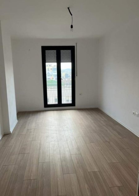 Tirane, jepet me qera apartament 1+1+BLK Kati 2, 63 m² 450 Euro (kongresi i manastirit)