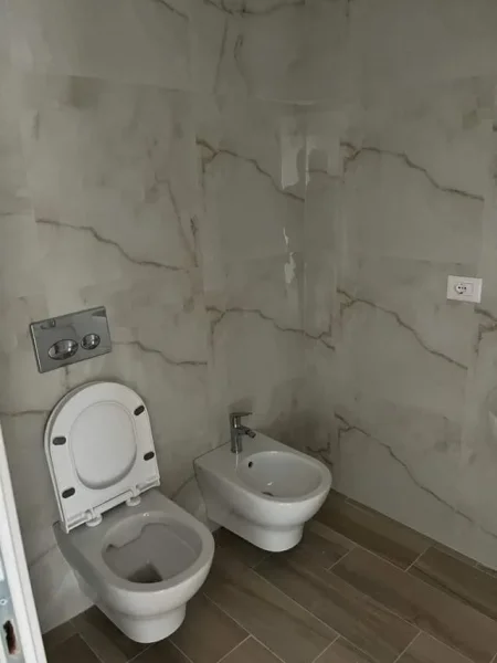 Tirane, jepet me qera apartament 1+1+BLK Kati 3, 109 m² 550 Euro (QSUT)