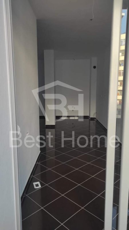 Tirane, shitet apartament 1+1+BLK Kati 4, 67 m² 65.000 Euro (Rruga Muhamet Deliu, prane Thesarit)