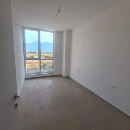 Shesim apartament 2+1+2+Post parkimi, Bulevardi i RI, ST TRENIT