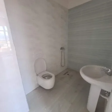 Shesim apartament 2+1+2+Post parkimi, Bulevardi i RI, ST TRENIT