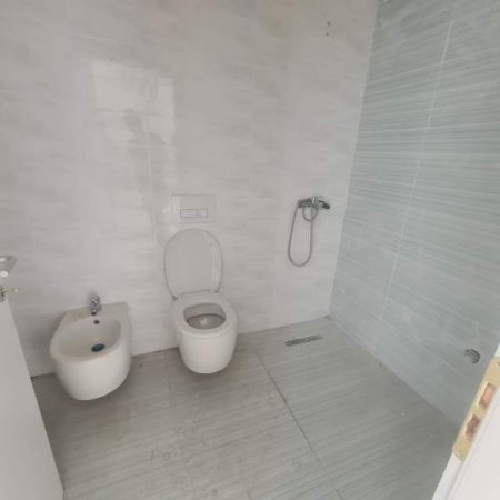 Shesim apartament 2+1+2+Post parkimi, Bulevardi i RI, ST TRENIT