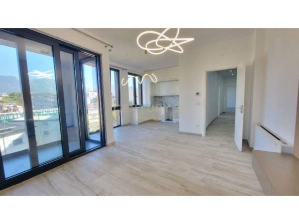 Tirane, jap me qera zyre Kati 4, 120 m² 1.000 Euro (rruga e elbasanit)