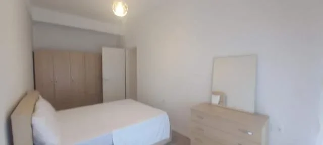 Tirane, jepet me qera apartament 2+1 Kati 4, 75 m² 500 Euro (ali demi)