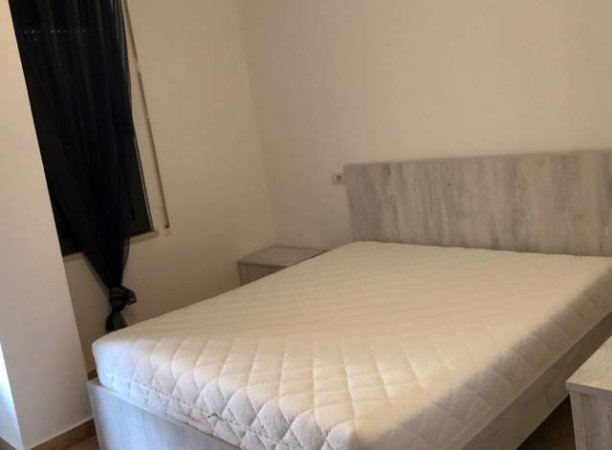 Tirane, jepet me qera apartament 2+1+BLK Kati 4, 85 m² 550 Euro (peti)