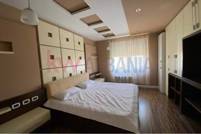 Tirane, jepet me qera apartament 2+1+BLK Kati 10, 115 m² 1.200 Euro (bllok , tirane)