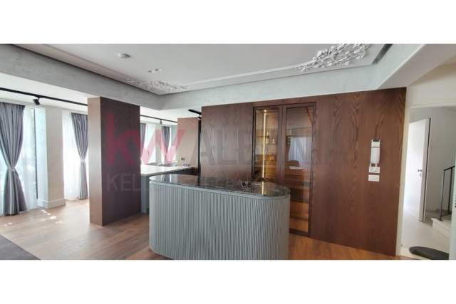 Tirane, jepet me qera apartament 3+1 Kati 1, 175 m² 3.000 Euro (liqeni i farkes)