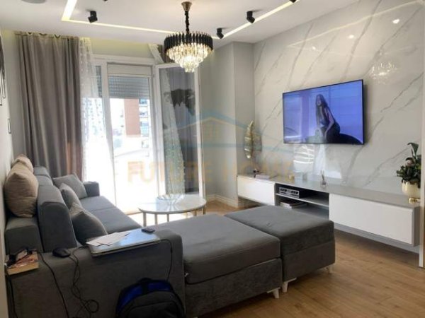 Tirane, jepet me qera apartament 2+1+BLK Kati 6, 90 m² 800 Euro (Fusha e Aviacionit)