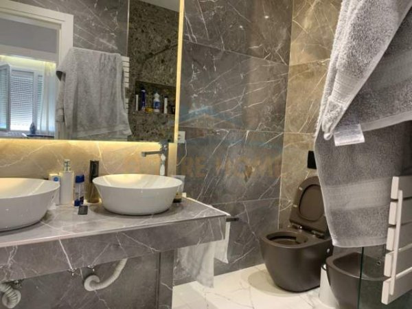 Tirane, jepet me qera apartament 2+1+BLK Kati 6, 90 m² 800 Euro (Fusha e Aviacionit)