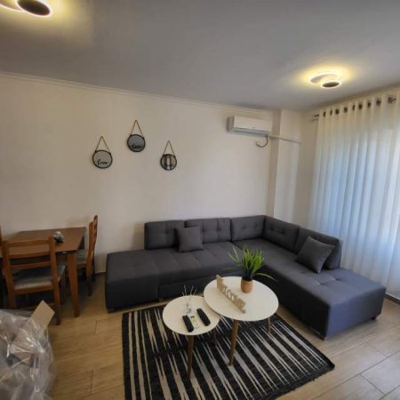 Tirane, jepet me qera apartament 2+1 Kati 2, 100 m² 700 Euro (rruga eduard mano)