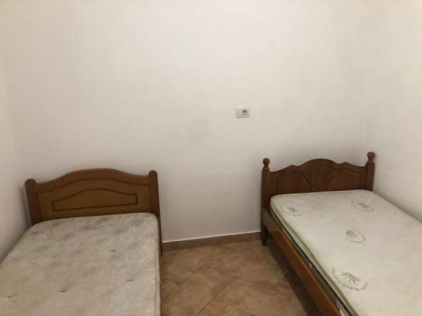 Tirane, jepet me qera apartament 2+1+BLK Kati 4, 85 m² 500 Euro (Rruga Peti)