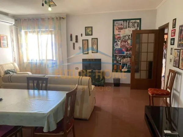 Tirane, jepet me qera apartament 1+1 Kati 3, 67 m² 600 Euro (SHESHI WILLSON)