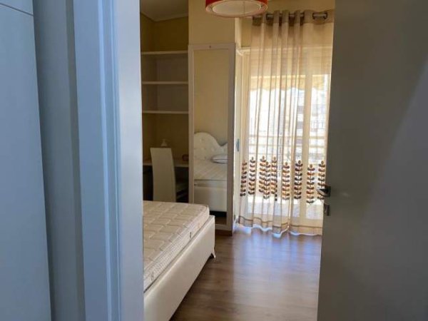 Tirane, jepet me qera apartament 3+1+BLK Kati 10, 120 m² 800 Euro (Rruga Panorama, Prestige)