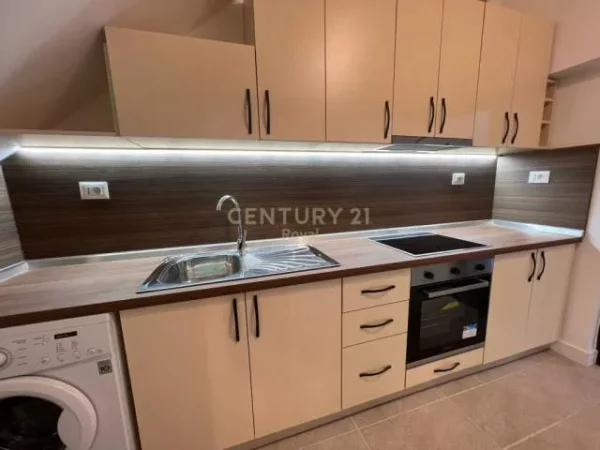 Tirane, jepet me qera 2+1 Kati 2, 76 m² 500 Euro (mine peza)