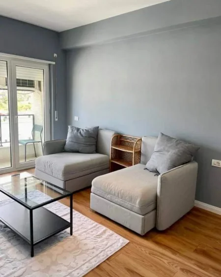 Tirane, jepet me qera Vile 200 m² 1.500 Euro (Rezidenca Kodra e Diellit 2)