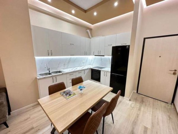 Tirane, shitet 1+1 Kati 1, 65 m² 120.000 Euro (liqeni)