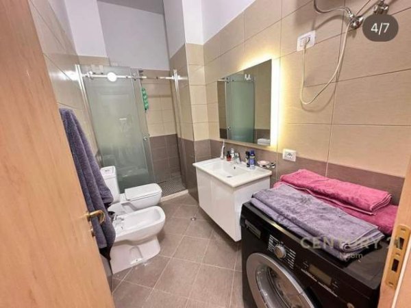 Tirane, shitet 1+1 Kati 1, 65 m² 120.000 Euro (liqeni)