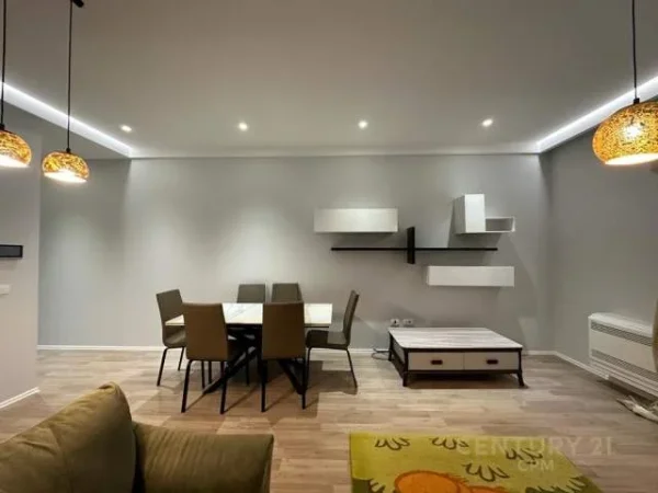 Tirane, jepet me qera apartament 2+1+BLK 112 m² 650 Euro (deliorgji)