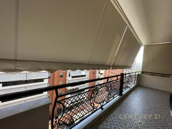 Tirane, jepet me qera apartament 2+1+BLK 112 m² 650 Euro (deliorgji)