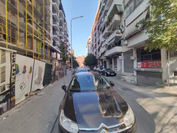 Tirane, shitet dyqan Kati 0, 15 m², 54900 Euro (Marko Boçari)