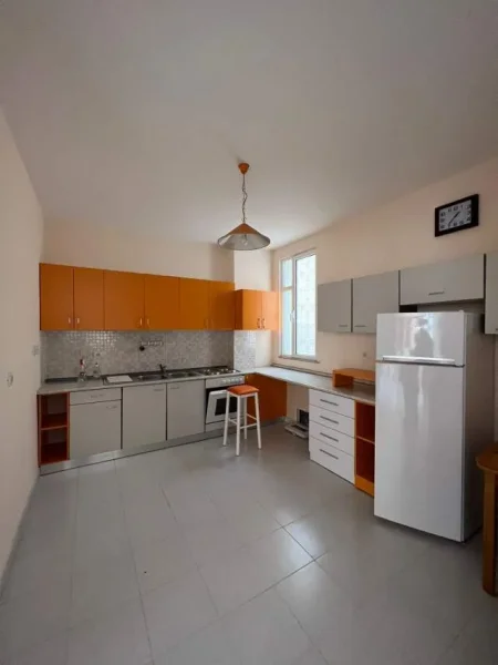 Vlore, jepet me qera 5+1+A+BLK Kati 9,