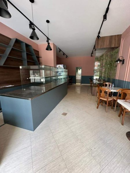 Tirane, shitet lokal Kati 0, 51 m² 65.000 Euro Yzberisht pas Big Market