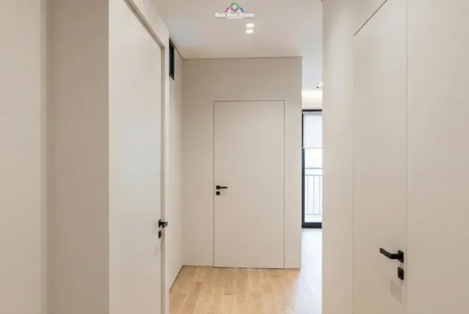 Tirane, jepet me qera zyre Kati 5, 83 m² 1.600 € (hamdi garunja)