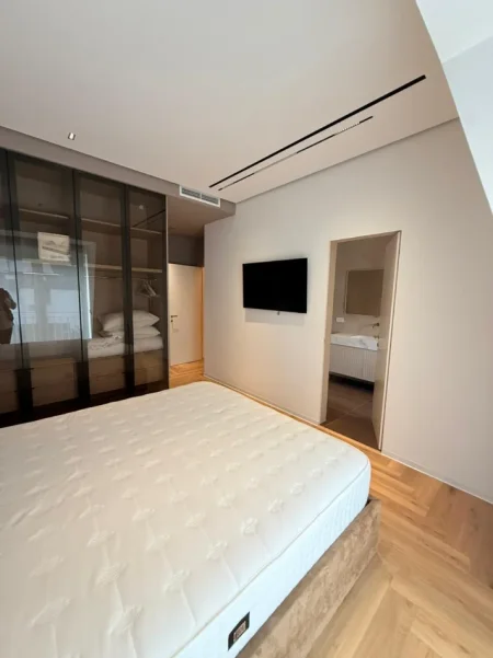 Tirane, jepet me qera apartament 2+1 Kati 3, 125 m² 1.800 € (TEG)