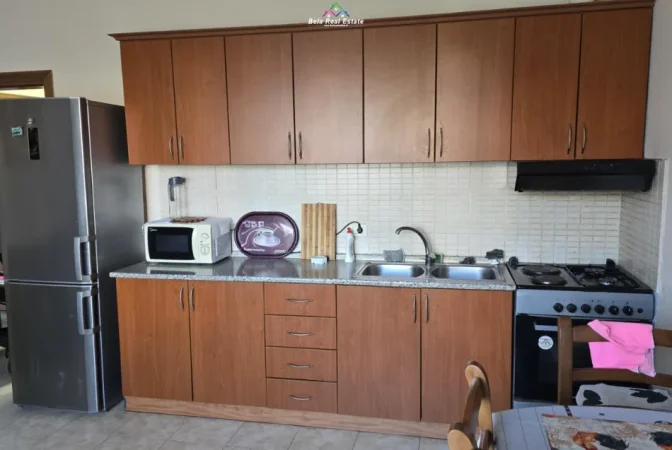 Tirane, jepet me qera apartament 1+1+Ballkon Kati 2, 60 m² 420 € (laprake)