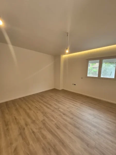 Tirane, shitet apartament 1+1+Aneks+Ballkon Kati 0, 47 m² 87.000 € (porcelan)