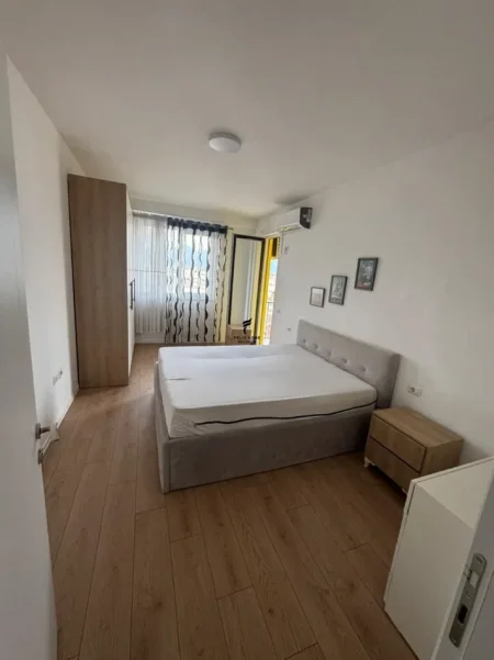 Tirane, jepet me qera apartament 2+1 Kati 9, 95 m² 500 € (YZBERISHT)