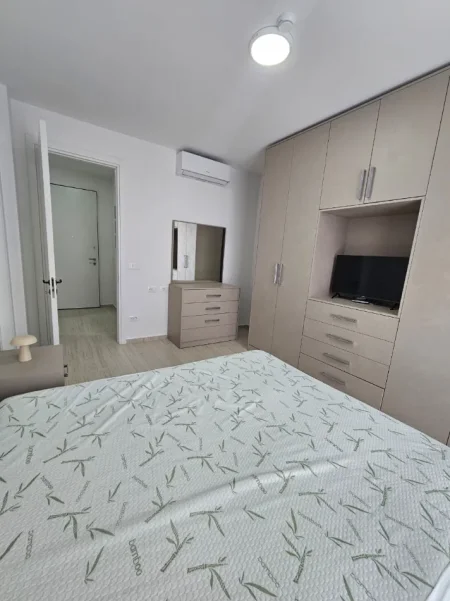 Tirane, jepet me qera apartament 3+1 Kati 2, 120 m² 1.450 € (FOREST GREEN, LIQENI I THATE)