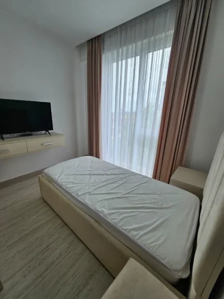 Tirane, jepet me qera apartament 3+1 Kati 2, 120 m² 1.450 € (FOREST GREEN, LIQENI I THATE)