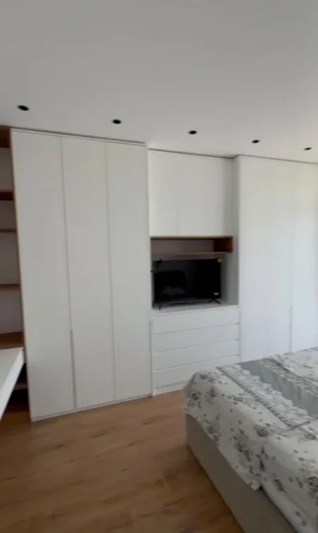 Tirane, jepet me qera apartament 1+1 Kati 6, 76 m² 700 € (BULEVARDI I RI)